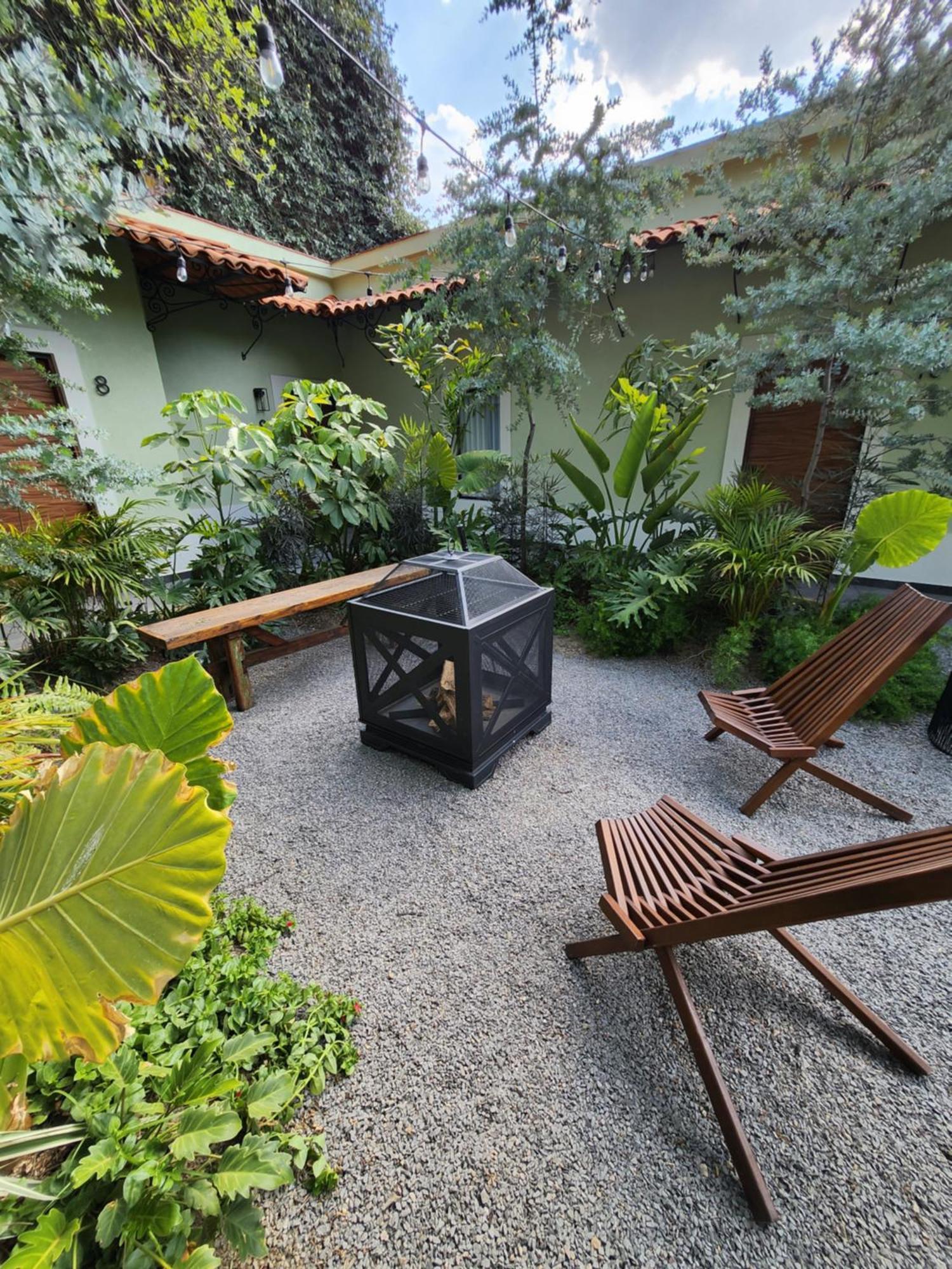 Hotel Boutique Villa Escondida, A Pasos De Lo Mejor En Tlaquepaque Exterior foto